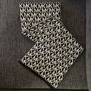 MICHAEL Michael Kors Black and White Logo Scarf